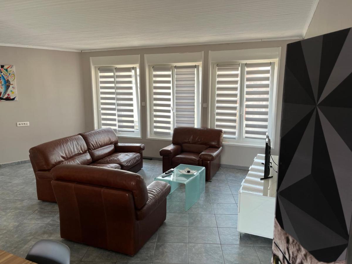 Appartement 2 Chambres Spacieuses Avec Terrasse Brouckerque ภายนอก รูปภาพ